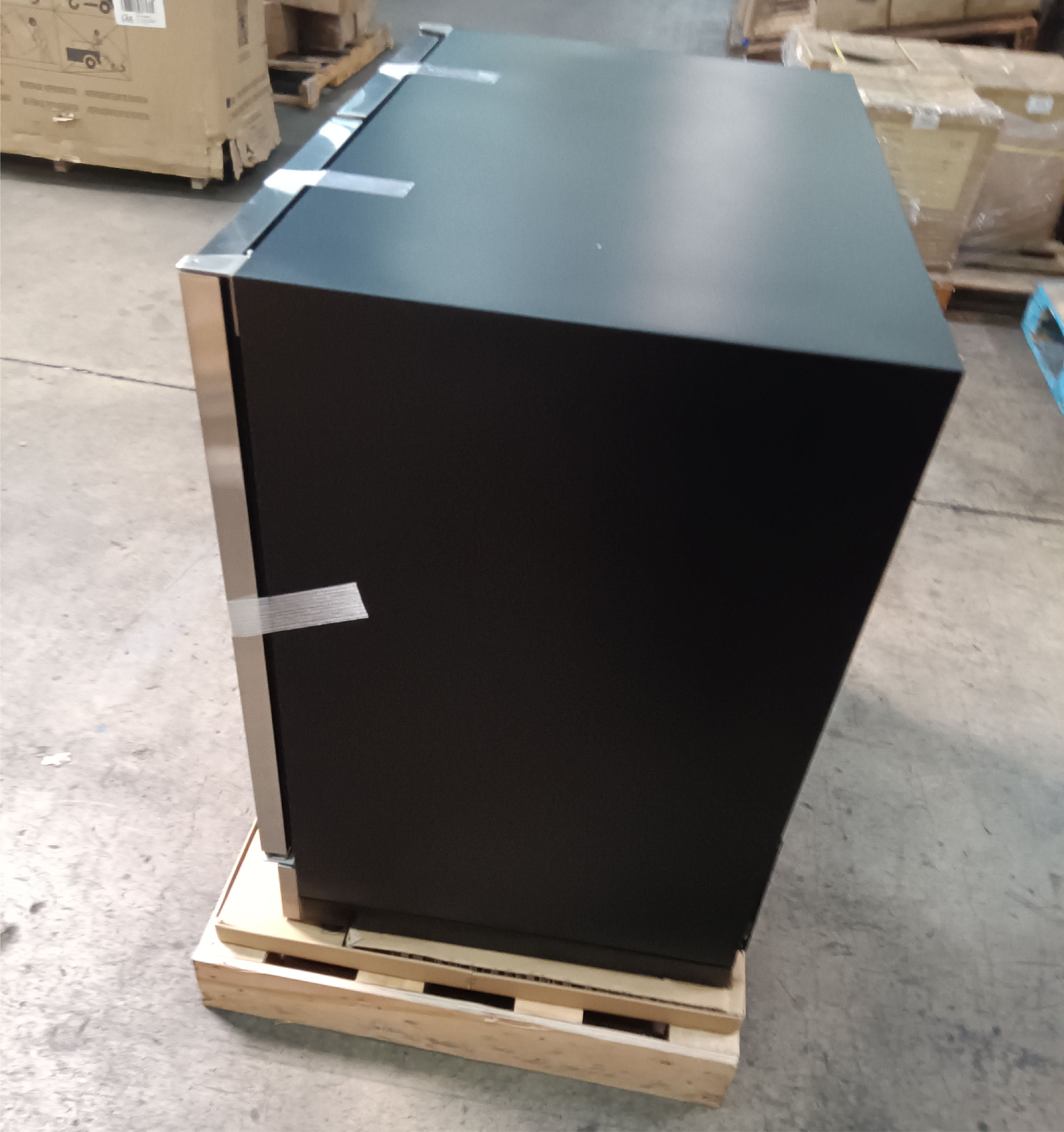 Refurbished - 36" Beer and Wine Cooler Combination with Low-E Glass Door - Stainless Steel Door