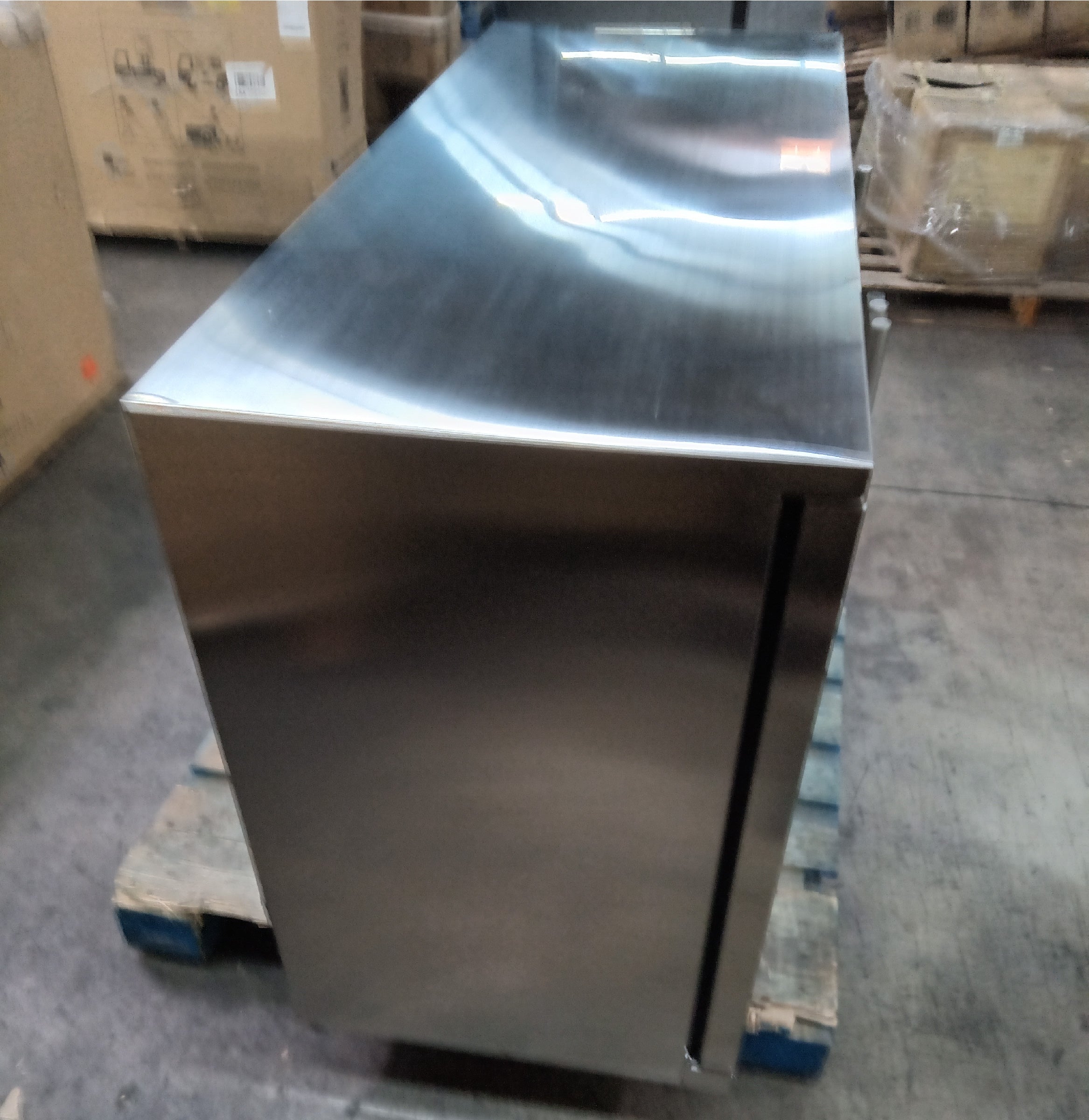 Refurbished - 53 Inch Solid 3-Door Outdoor Beverage Drinks Cooler - Stainless Steel Door 2