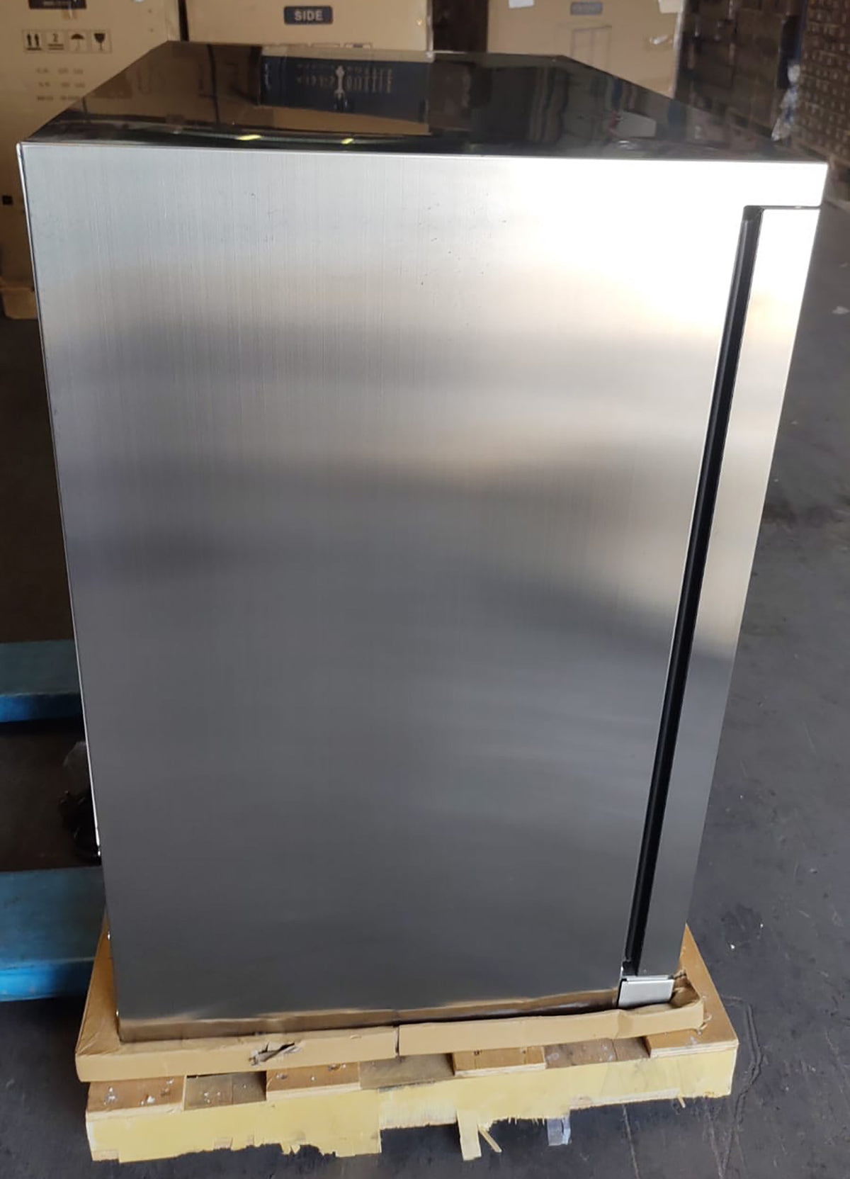 Refurbished - 36-Inch Outdoor Beverage Refrigerator