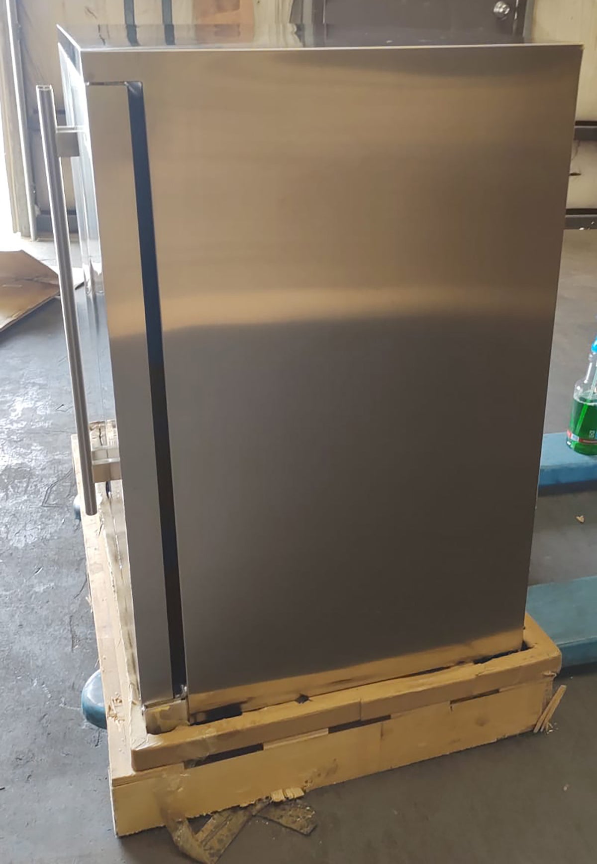Refurbished - 36-Inch Outdoor Beverage Refrigerator