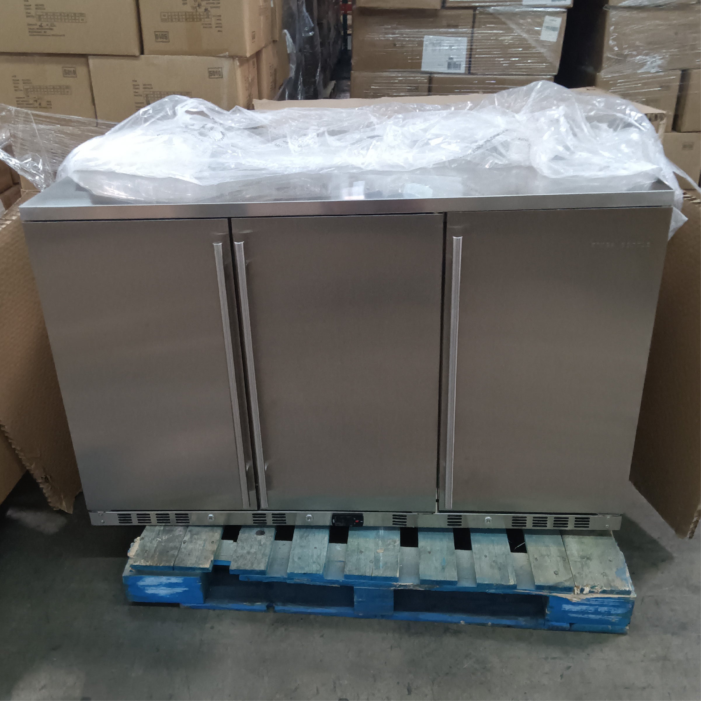 Refurbished - 53 Inch Solid 3-Door Outdoor Beverage Drinks Cooler - Stainless Steel Door 2